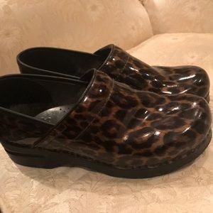 Leopard Dansko